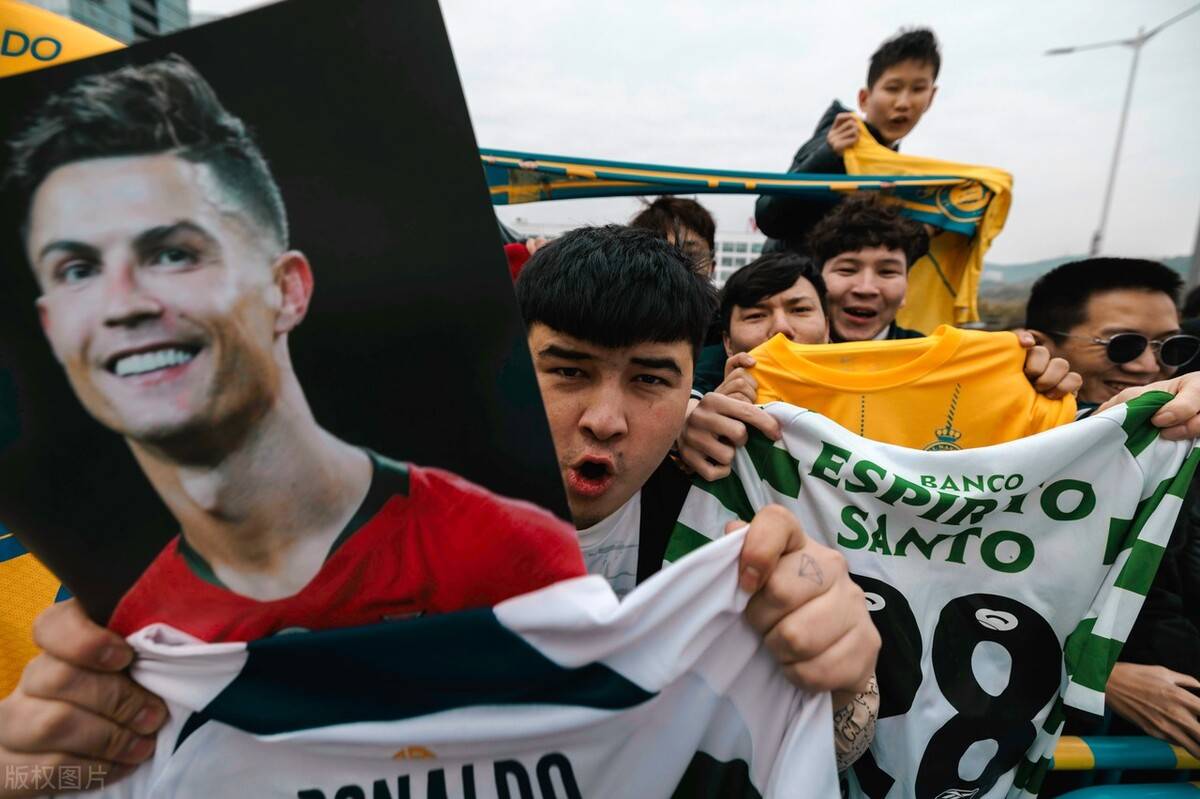 开云体育在线-C罗在中国队比赛中比赛局势复杂，重要助攻引发热议！-开云体育在线