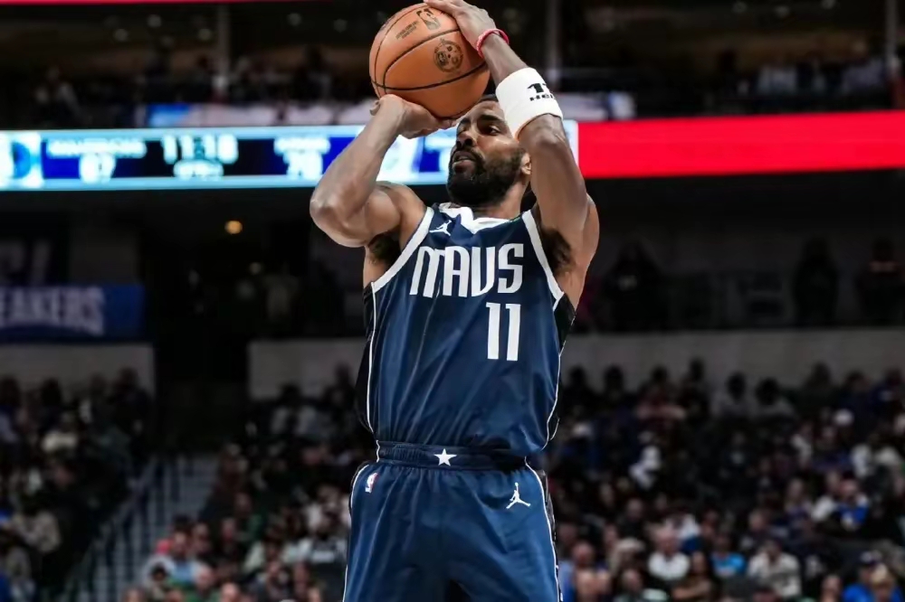 开云-浓眉哥迎来三赛季出色发挥，独行侠观众热烈欢呼！热度持续攀升的简单介绍-开云