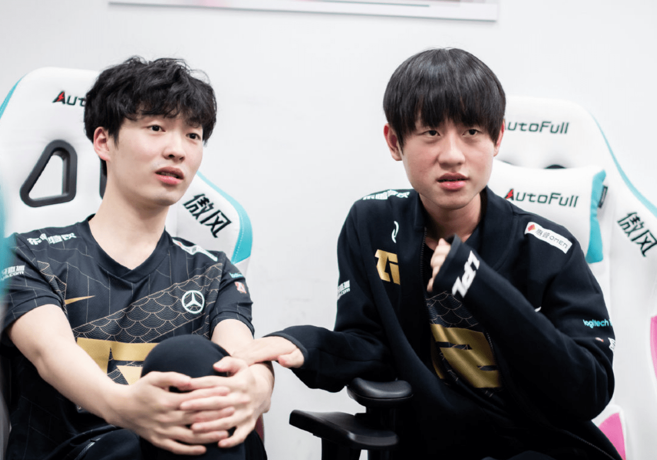 开云体育网址-败北引发热议！，莱万多夫斯基在RNG比赛中表现优异比赛高潮迭起-开云体育网址