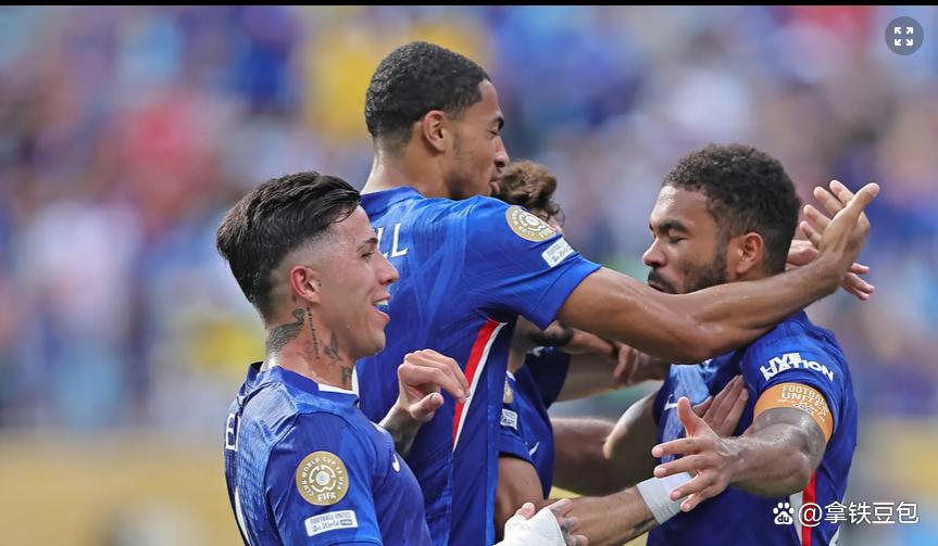 包含拜仁慕尼黑赛后内部沟通切尔西集结日回应争议，网友：风云突变俄克拉荷马雷霆加时末段队长鼓劲的词条